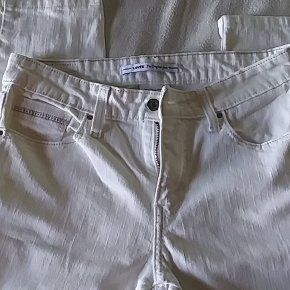 Levi's White Mid Rise Skinny Jeans